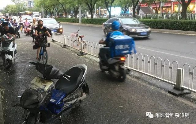 外卖制作间环境太差 骑手忍不住拍下